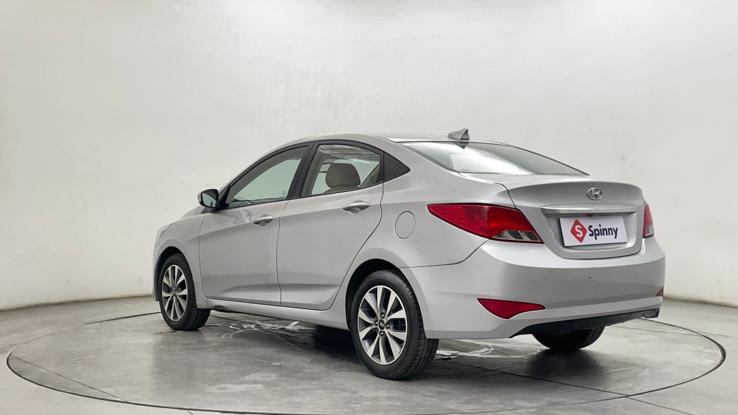 Used 2016 Hyundai Verna 1.6 VTVT SX (O) Petrol Manual exterior LEFT REAR CORNER VIEW