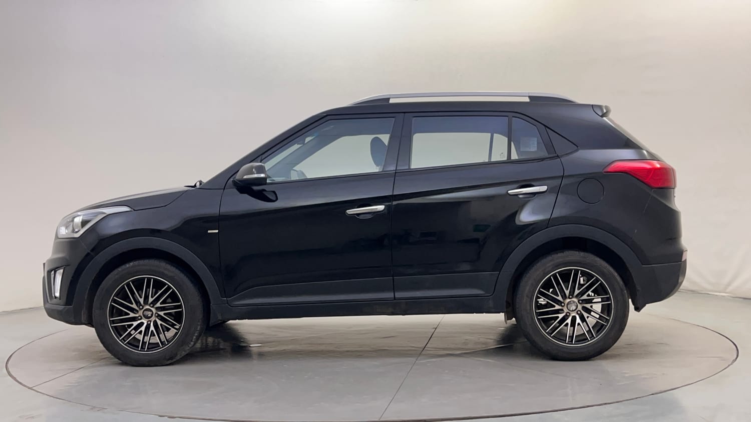 Used 2016 Hyundai Creta 1.6 SX Plus Diesel Manual exterior LEFT SIDE VIEW