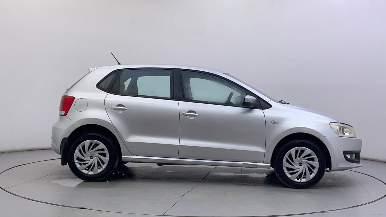 Used 2013 Volkswagen Polo Comfortline 1.2L (P) Petrol Manual exterior RIGHT SIDE VIEW