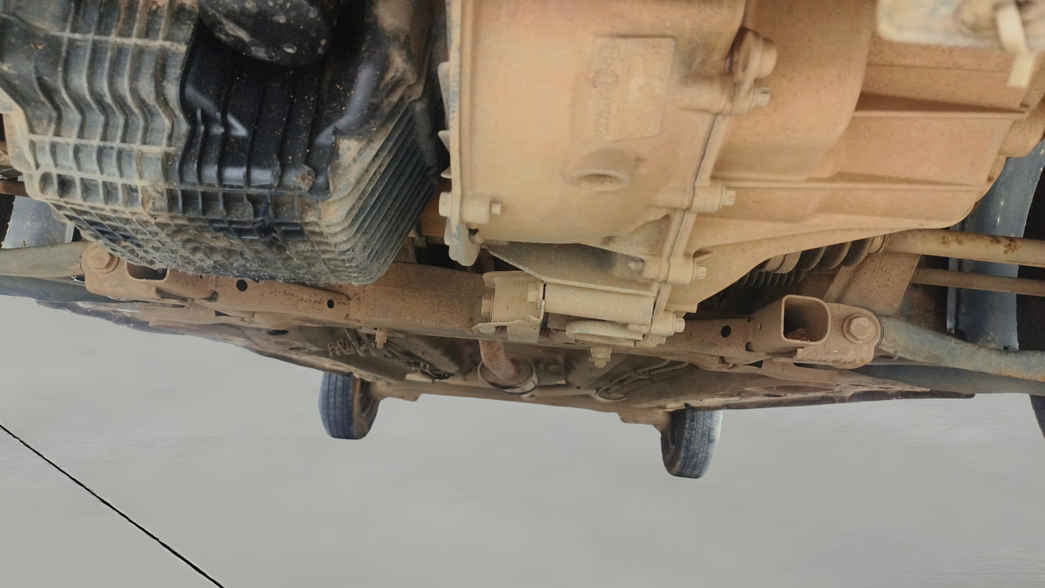 Used 2019 Renault Kwid 1.0 RXT AMT Petrol Automatic extra FRONT LEFT UNDERBODY VIEW