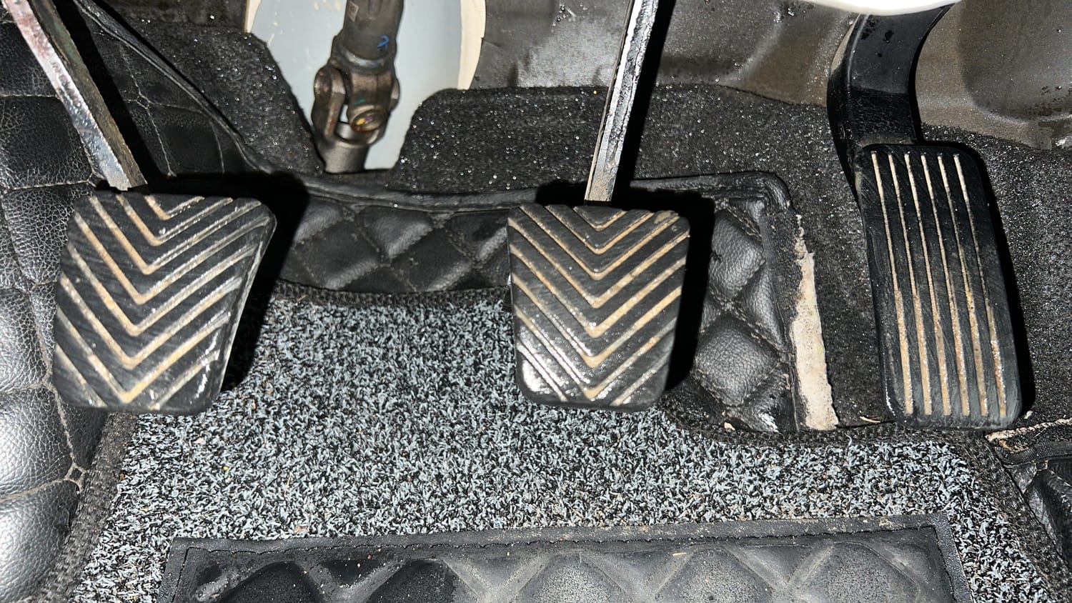 Used 2024 Kia Seltos HTE 1.5 Diesel MT Diesel Manual interior PEDALS VIEW