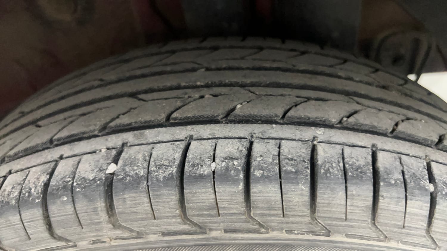 Used 2018 Hyundai Elite i20 Magna Executive 1.2 Petrol Manual tyres LEFT REAR TYRE TREAD VIEW