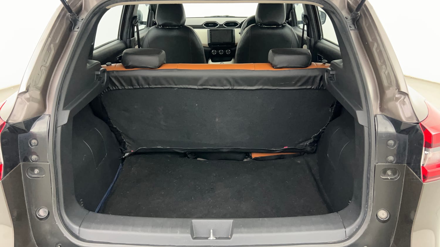 Used 2023 Nissan Magnite XE Petrol Manual interior DICKY INSIDE VIEW