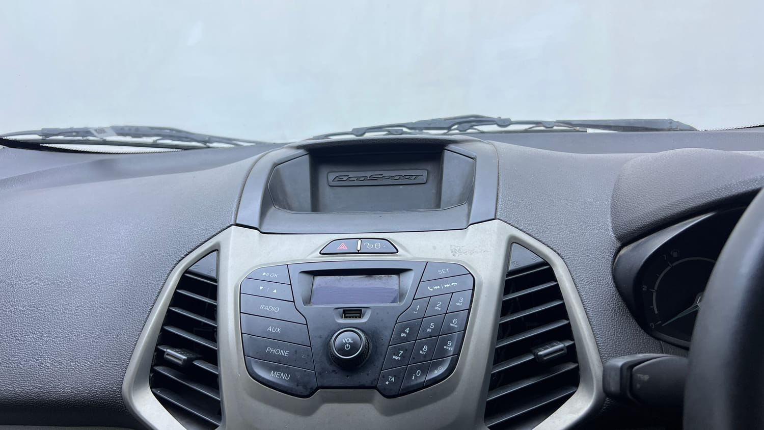 Used 2015 Ford EcoSport Ambiente 1.5 TDCi Diesel Manual top_features Integrated (in-dash) music system
