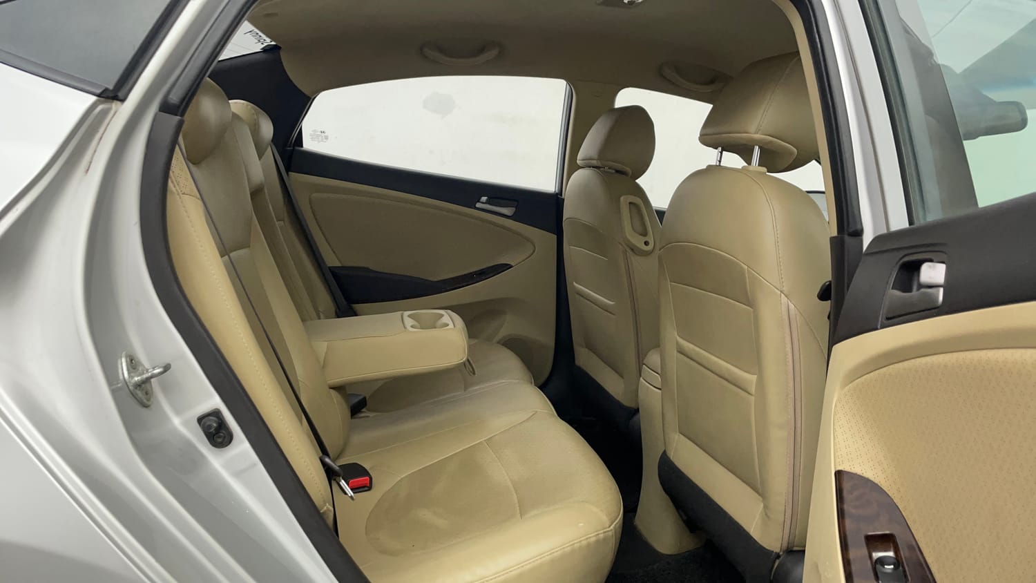 Used 2016 Hyundai Verna 1.6 VTVT SX (O) Petrol Manual interior RIGHT SIDE REAR DOOR CABIN VIEW