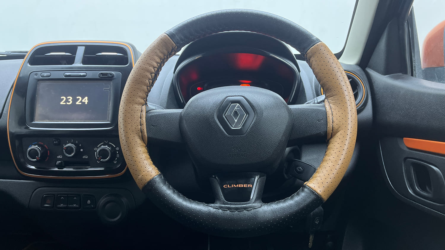 Used 2018 Renault Kwid CLIMBER 1.0 Petrol Manual interior STEERING VIEW