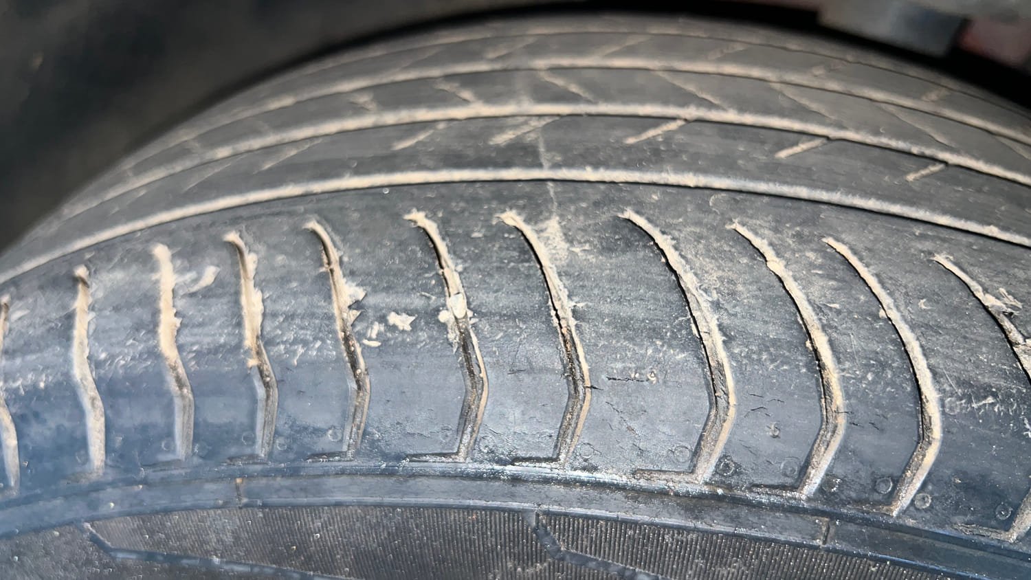 Used 2022 Volkswagen Taigun GT Plus 1.5 TSI DSG Petrol Automatic tyres LEFT FRONT TYRE TREAD VIEW