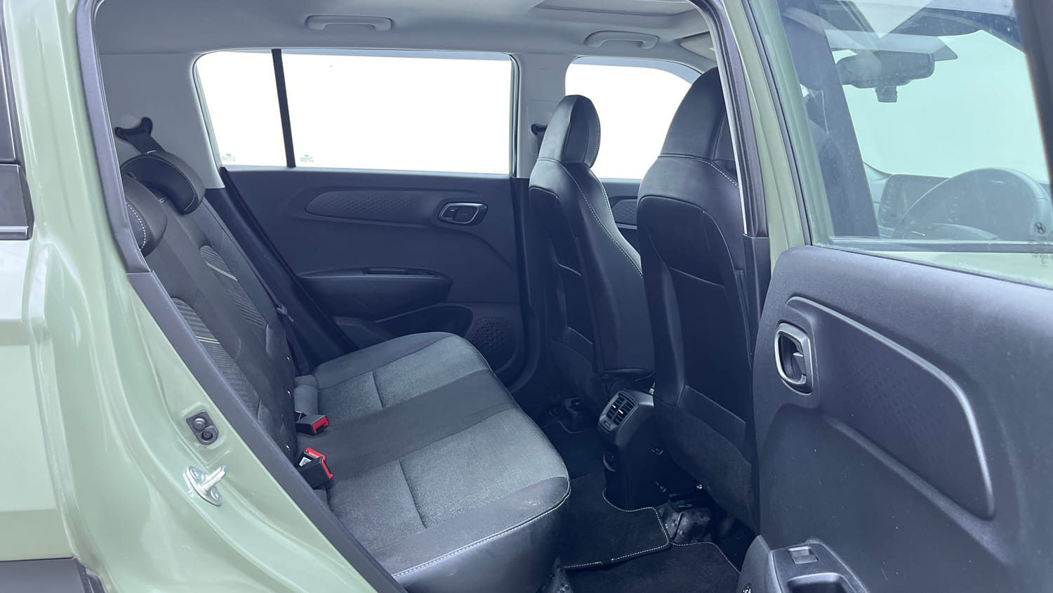 Used 2025 Hyundai Exter SX (O) Connect 1.2 AMT Dual Tone Petrol Automatic interior RIGHT SIDE REAR DOOR CABIN VIEW