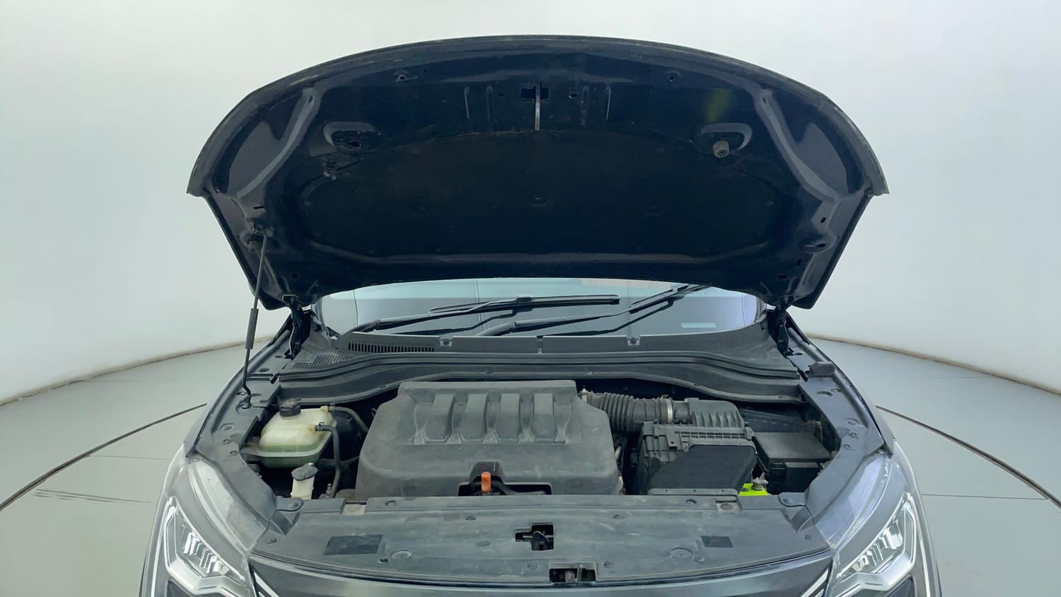 Used 2022 Mahindra XUV700 AX 5 Petrol AT 5 STR Petrol Automatic engine ENGINE & BONNET OPEN FRONT VIEW