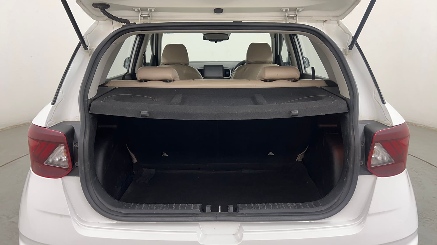 Used 2019 Hyundai Venue SX Plus 1.0 Turbo DCT Petrol Automatic interior DICKY INSIDE VIEW