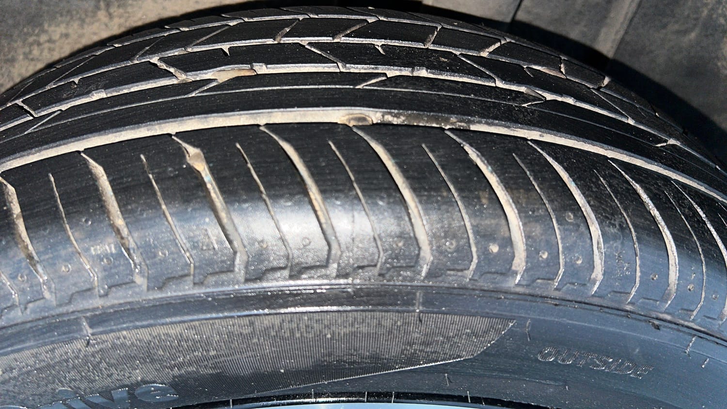 Used 2021 Nissan Magnite XV Premium Turbo Petrol Manual tyres LEFT REAR TYRE TREAD VIEW