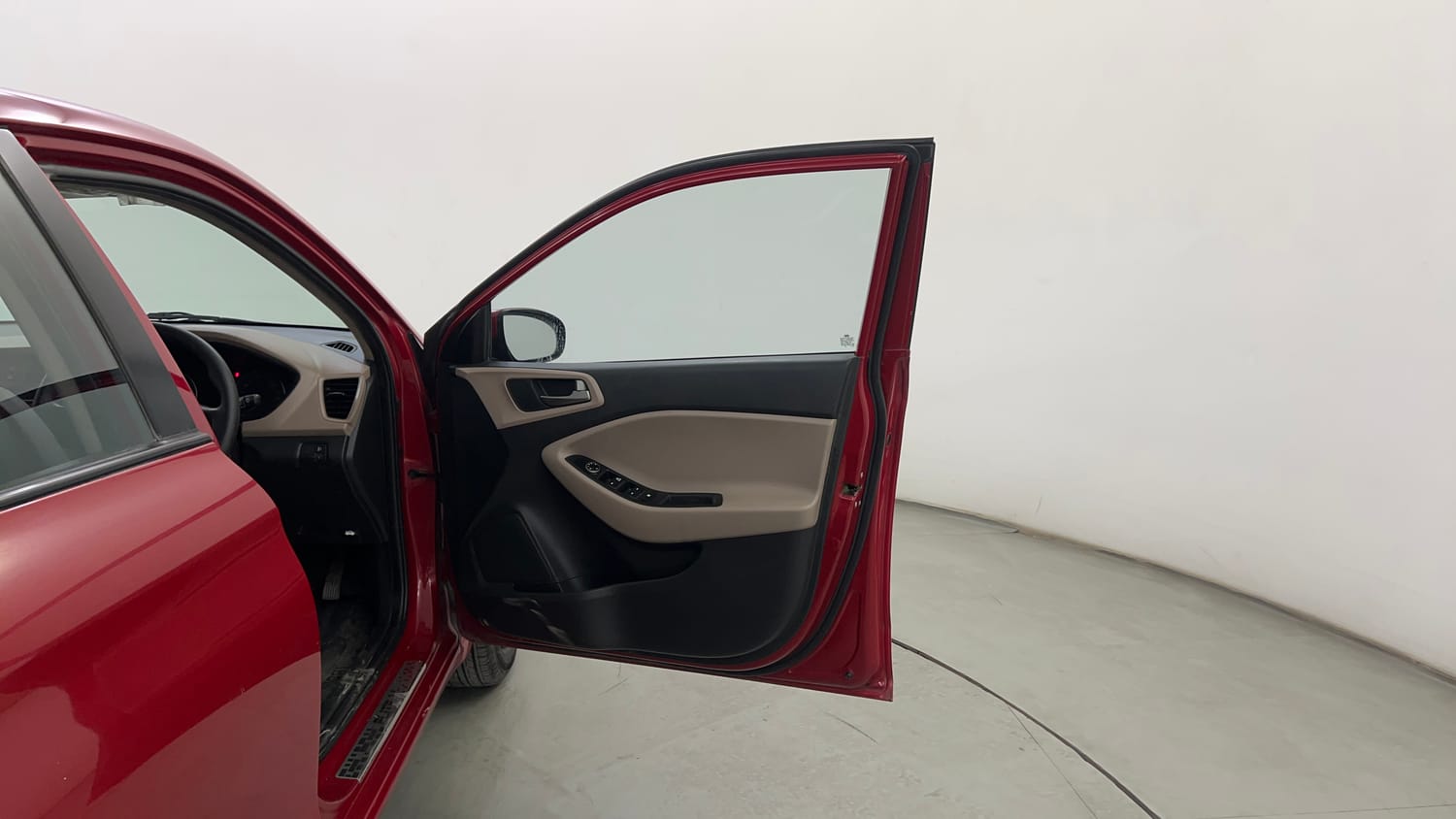 Used 2018 Hyundai Elite i20 Magna Executive 1.2 Petrol Manual interior RIGHT FRONT DOOR OPEN VIEW