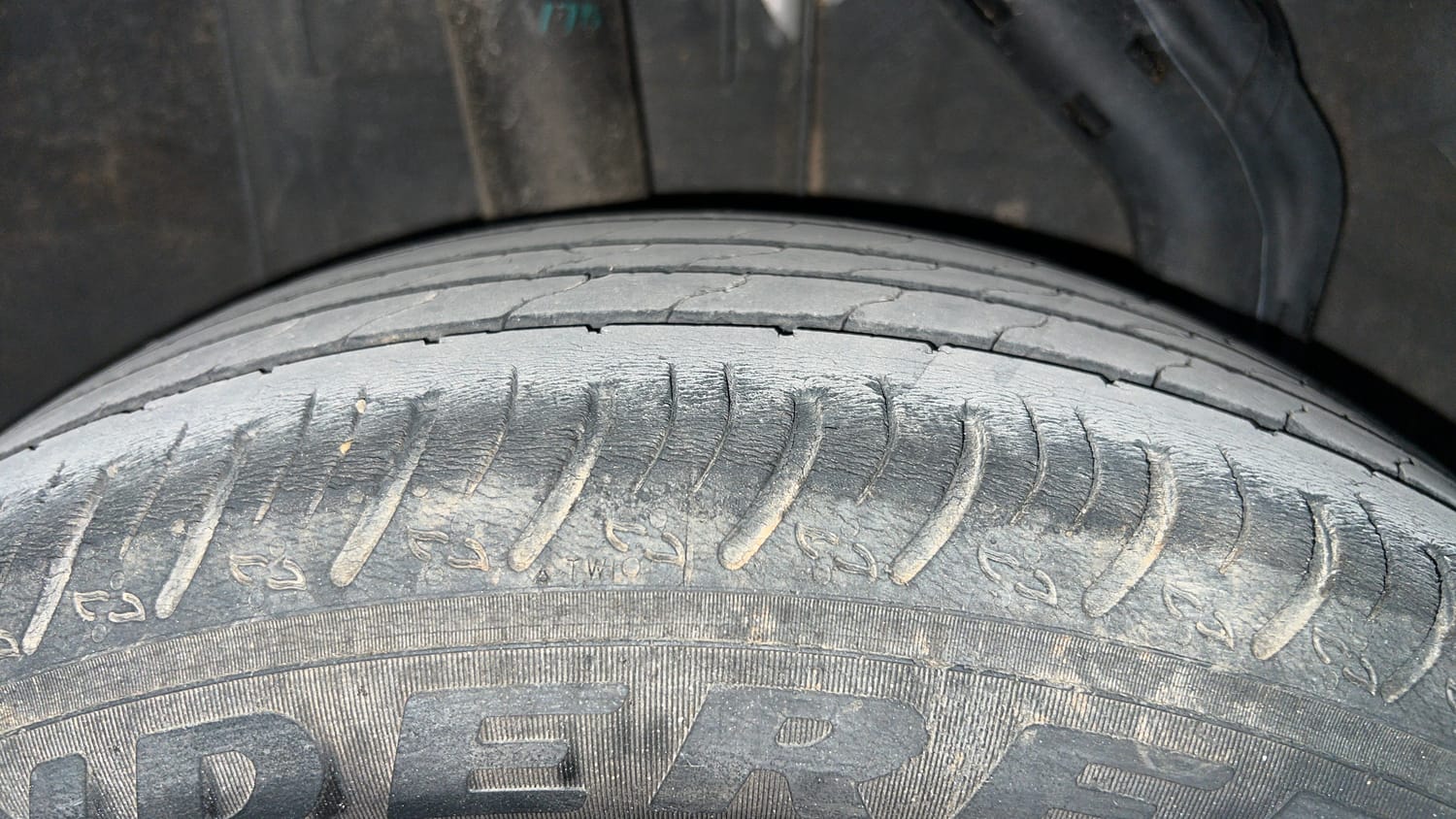 Used 2023 Nissan Magnite XE Petrol Manual tyres RIGHT REAR TYRE TREAD VIEW