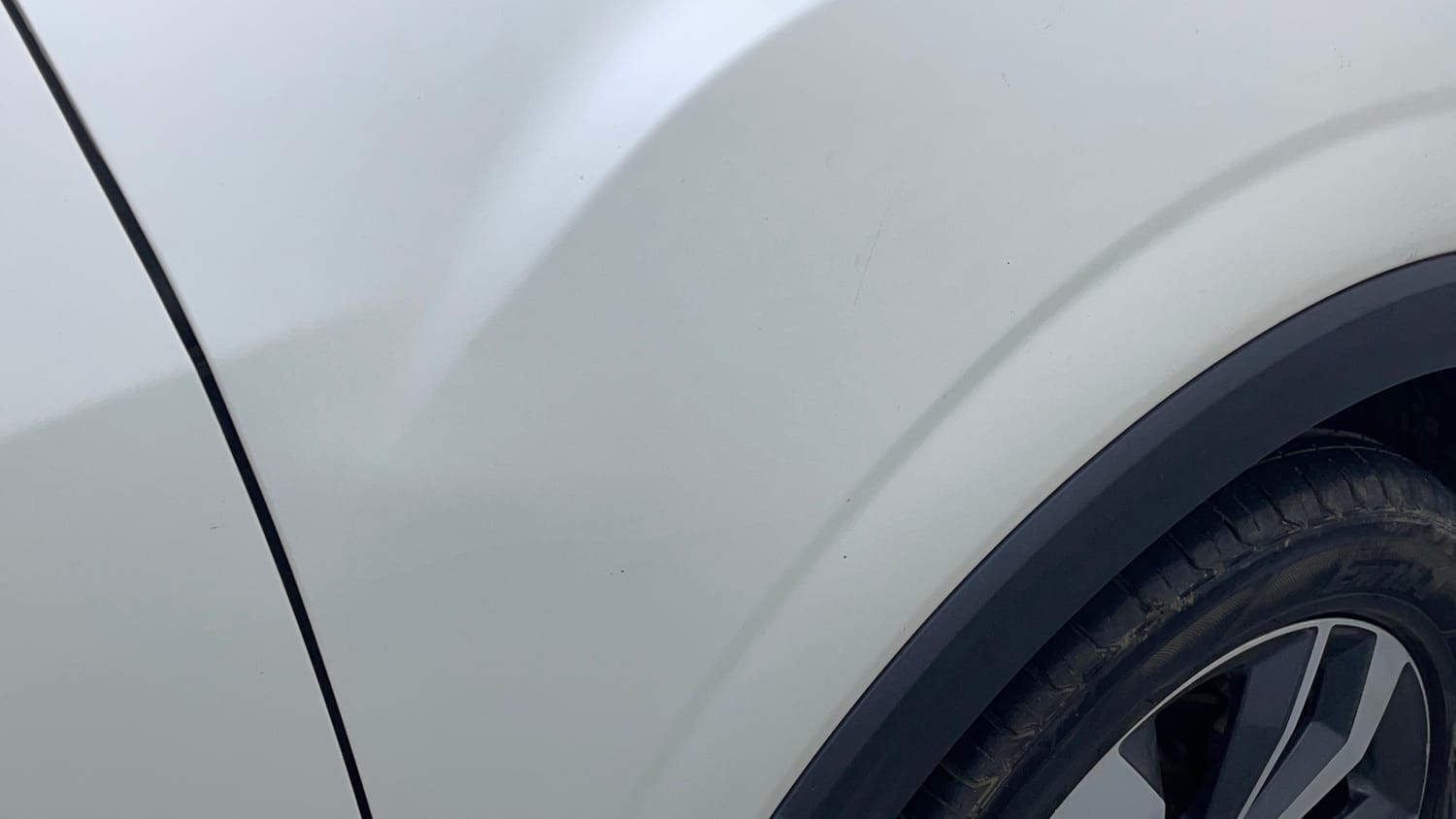 Used 2021 Mahindra XUV 300 W8 (O) 1.2 Petrol AMT Petrol Automatic dents MINOR SCRATCH