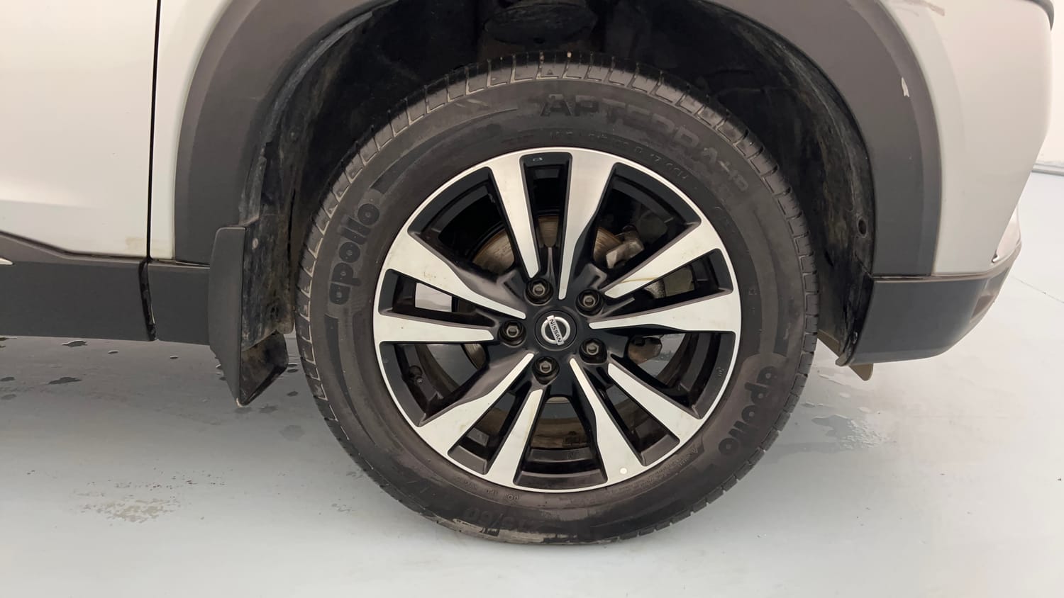 Used 2021 Nissan Kicks XV 1.5 Petrol Manual tyres RIGHT FRONT TYRE RIM VIEW