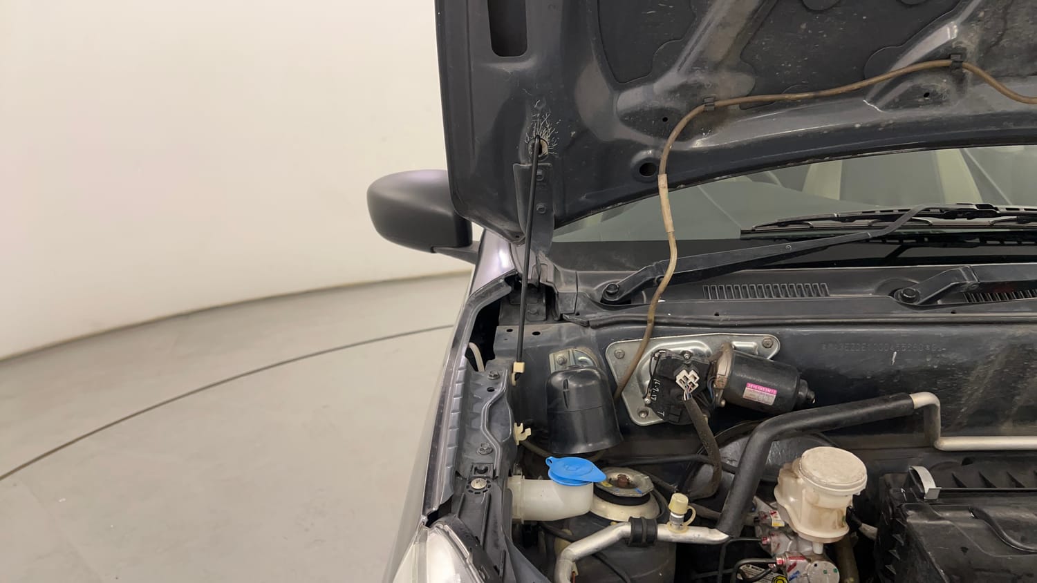 Used 2018 maruti-suzuki Alto K10 VXi (O) AMT Petrol Automatic engine ENGINE RIGHT SIDE HINGE & APRON VIEW