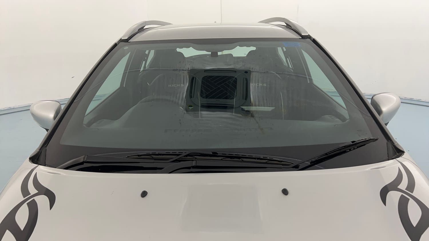 Used 2021 Nissan Kicks XV 1.5 Petrol Manual exterior FRONT WINDSHIELD VIEW