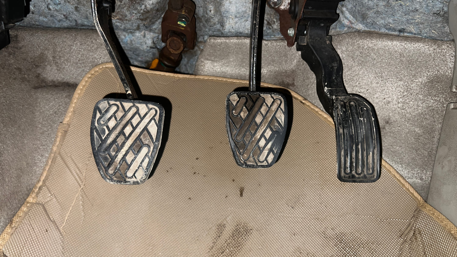 Used 2013 Nissan Sunny XL Petrol Manual interior PEDALS VIEW