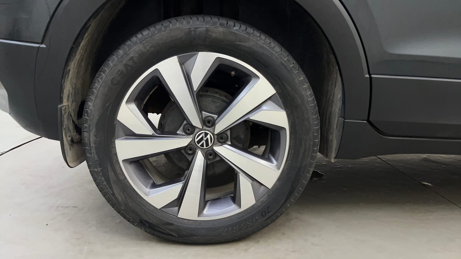 Used 2023 Volkswagen Taigun Topline 1.0 TSI MT Petrol Manual tyres RIGHT REAR TYRE RIM VIEW