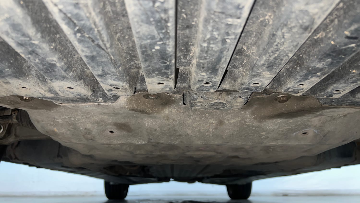 Used 2015 Mercedes-Benz C-Class C 200 Avantgarde Petrol Automatic extra FRONT LEFT UNDERBODY VIEW