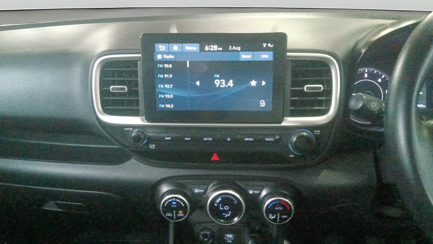 Used 2019 Hyundai Venue SX 1.4 (O) CRDi Diesel Manual interior MUSIC SYSTEM & AC CONTROL VIEW