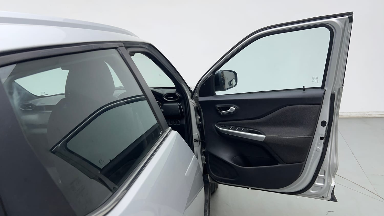 Used 2021 Nissan Magnite XV Premium Turbo Petrol Manual interior RIGHT FRONT DOOR OPEN VIEW