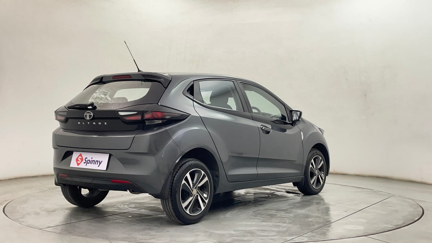 Used 2024 Tata Altroz XZ Petrol Petrol Manual exterior RIGHT REAR CORNER VIEW