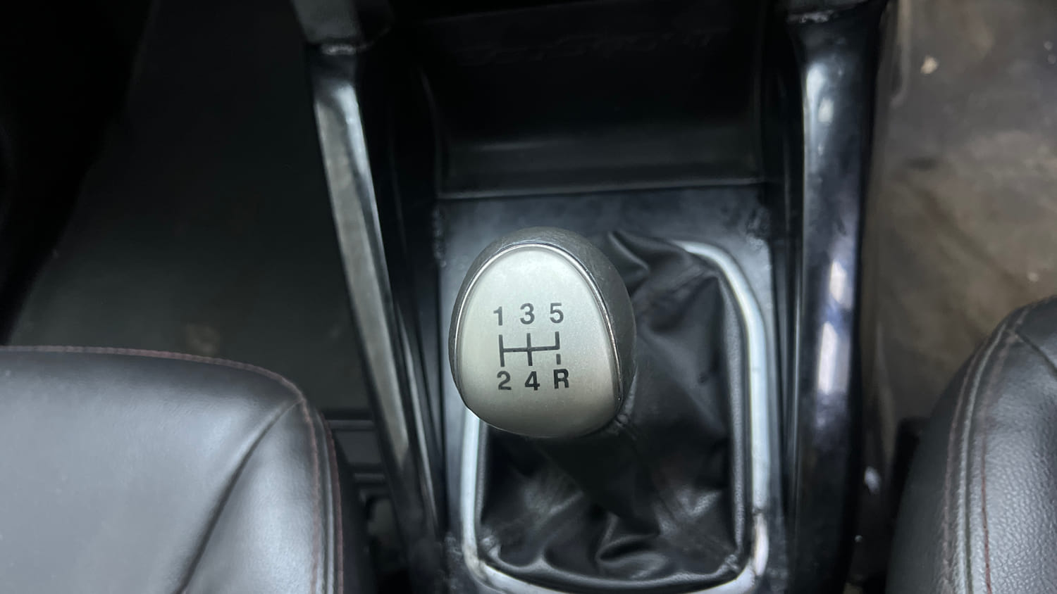 Used 2017 Ford EcoSport Titanium+ 1.5L TDCi Diesel Manual interior GEAR  KNOB VIEW