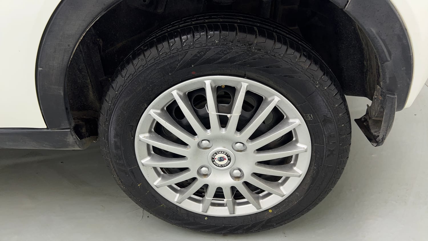 Used 2019 Tata Nexon XMA Petrol Petrol Automatic tyres LEFT REAR TYRE RIM VIEW