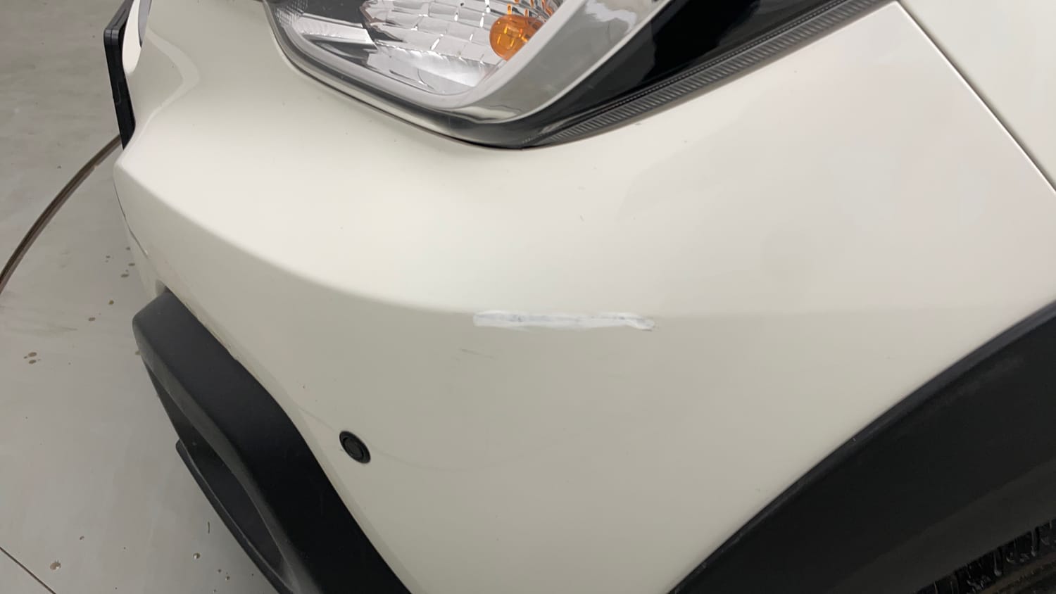 Used 2022 Maruti Suzuki XL6 Zeta MT Petrol Petrol Manual dents MINOR SCRATCH