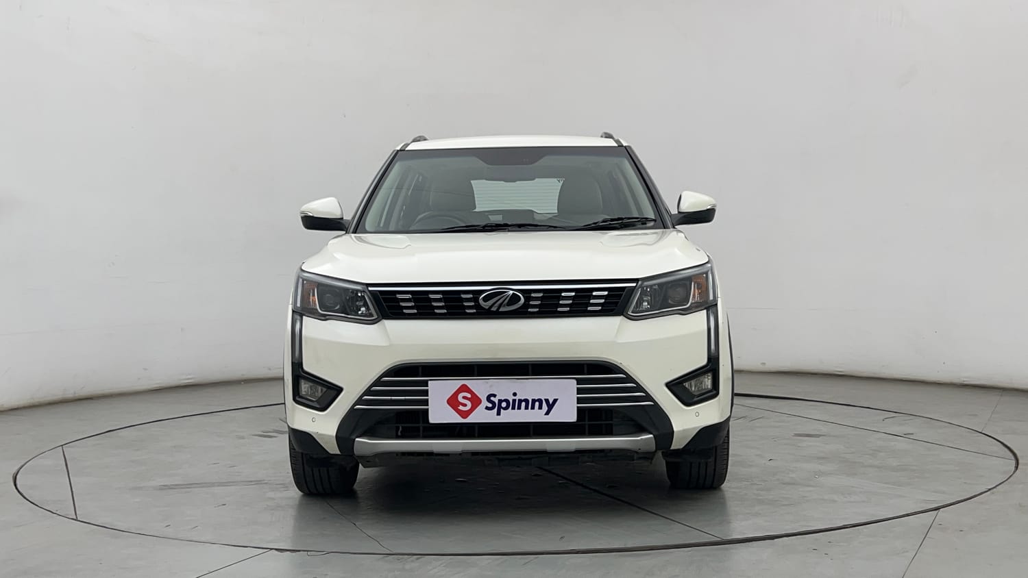 Used 2021 Mahindra XUV 300 W8 (O) 1.2 Petrol Petrol Manual exterior FRONT VIEW