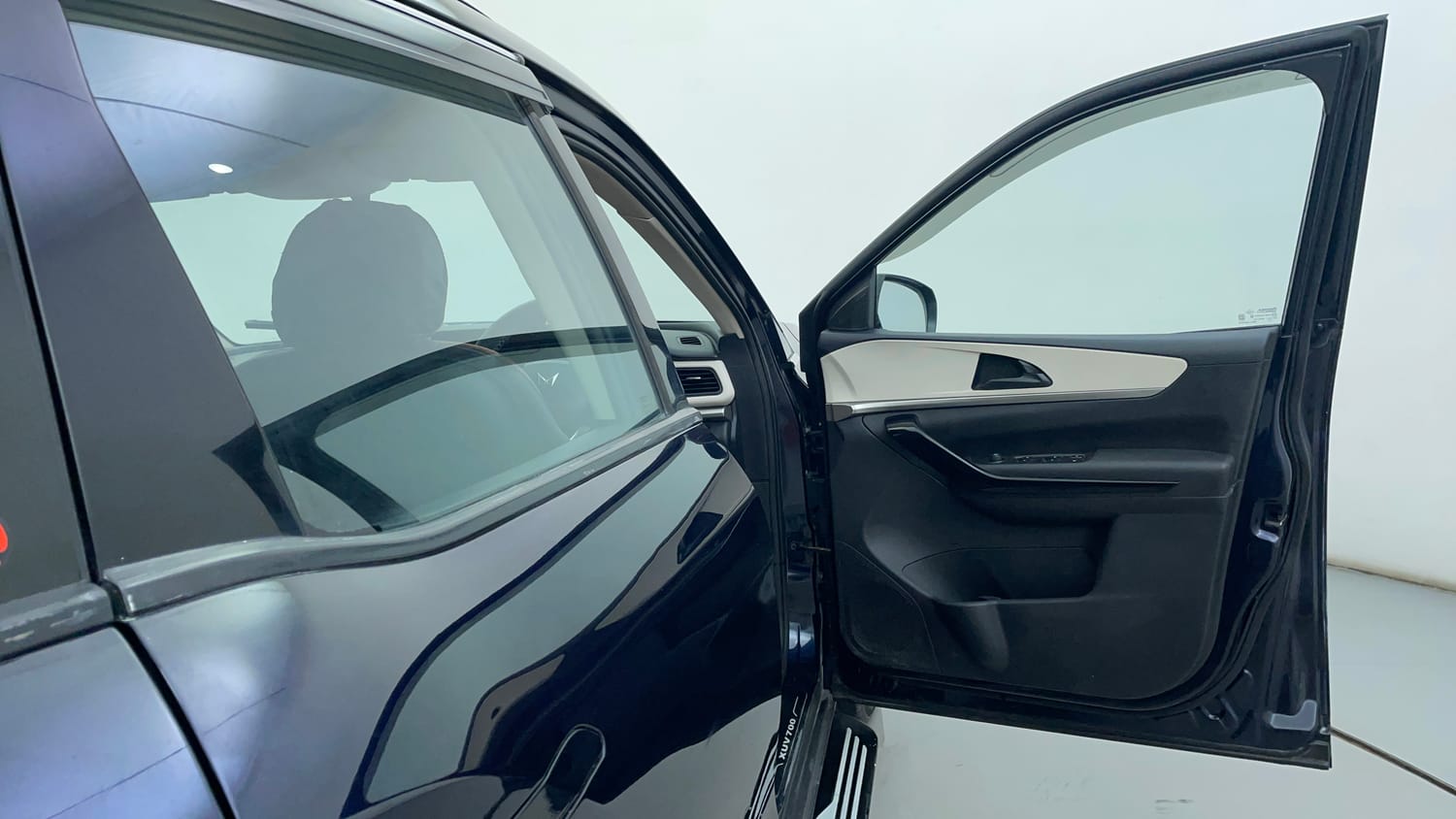 Used 2022 Mahindra XUV700 AX 5 Petrol AT 5 STR Petrol Automatic interior RIGHT FRONT DOOR OPEN VIEW