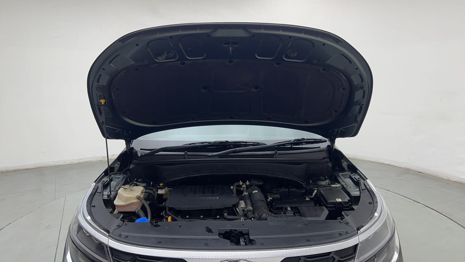 Used 2024 Kia Seltos GTX Plus 1.5 Turbo Petrol DCT Petrol Automatic engine ENGINE & BONNET OPEN FRONT VIEW