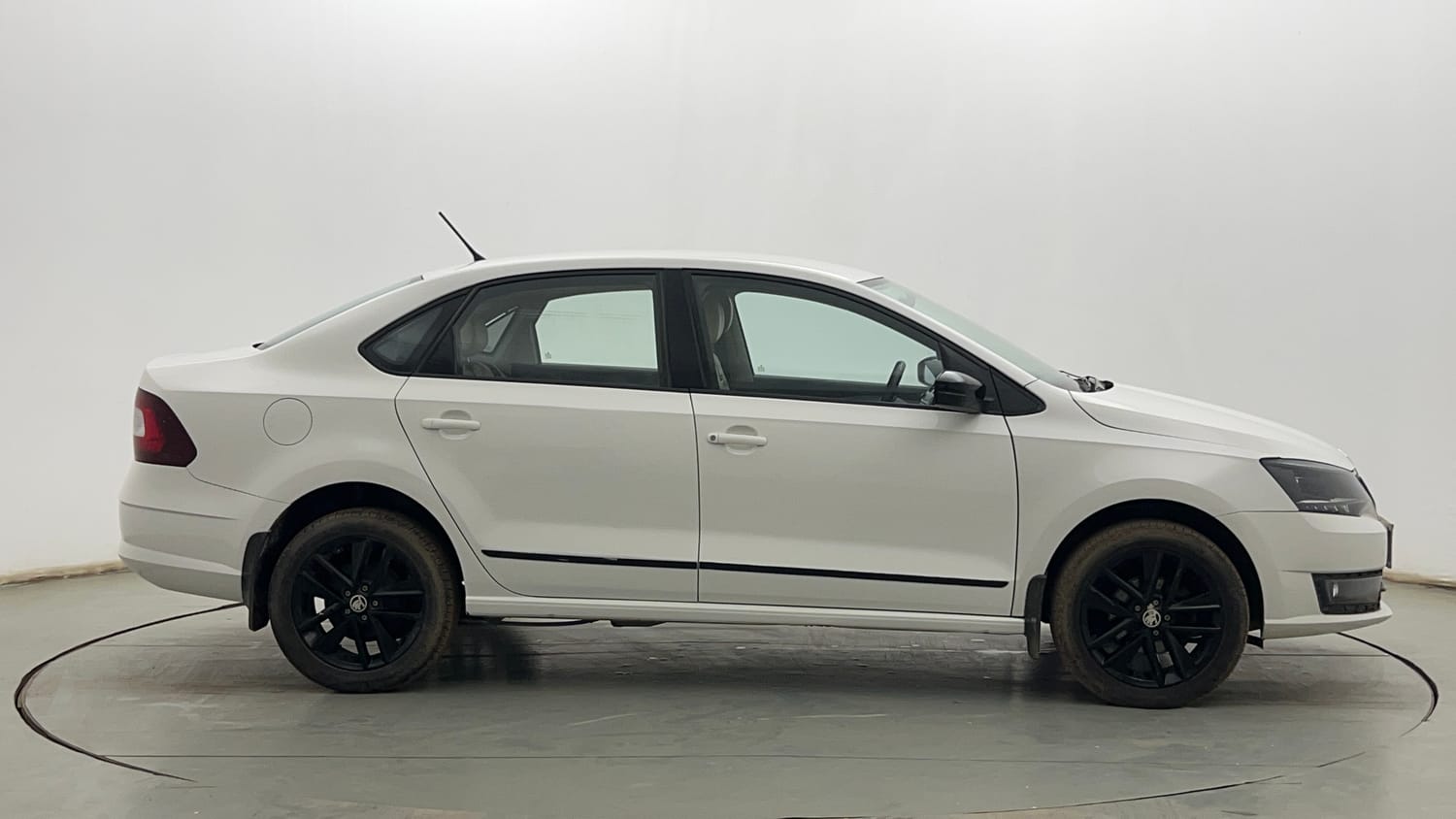 Used 2021 Skoda Rapid Ambition Petrol Manual exterior RIGHT SIDE VIEW