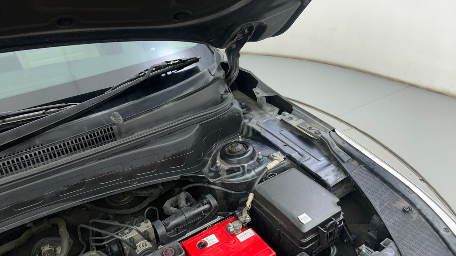 Used 2019 kia Seltos GTX Plus DCT 1.4 Petrol Automatic engine ENGINE LEFT SIDE HINGE & APRON VIEW