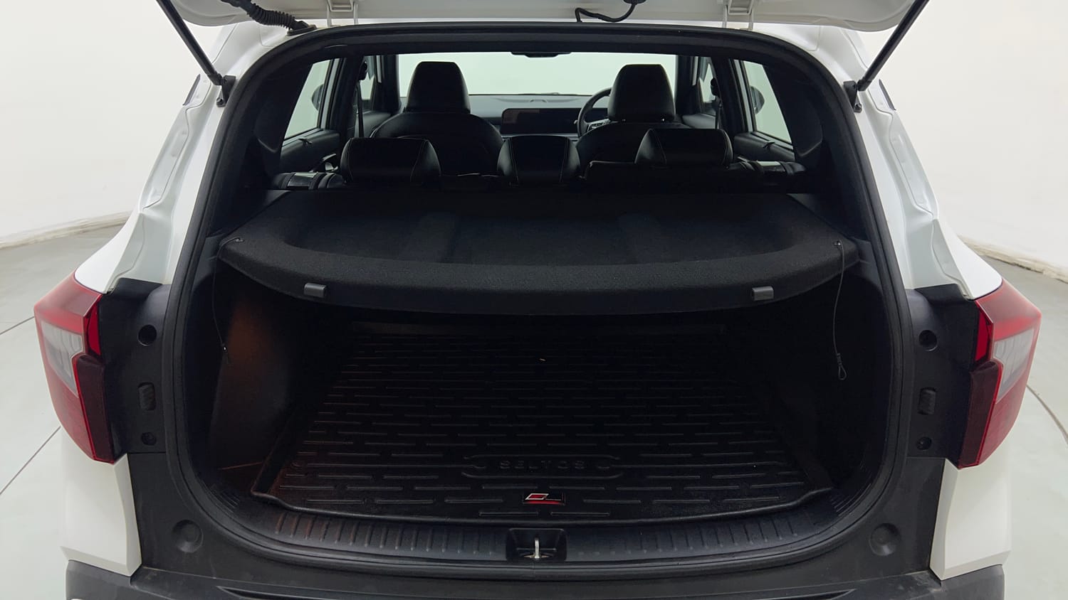 Used 2025 Kia Seltos GTX Plus 1.5 Turbo Petrol DCT Petrol Automatic interior DICKY INSIDE VIEW