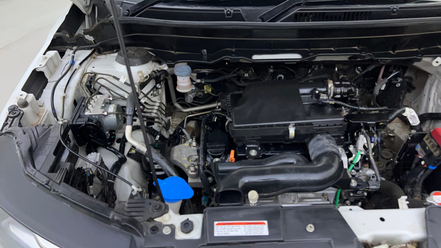 Used 2024 Maruti Suzuki Brezza VXi Petrol Manual engine ENGINE RIGHT SIDE VIEW