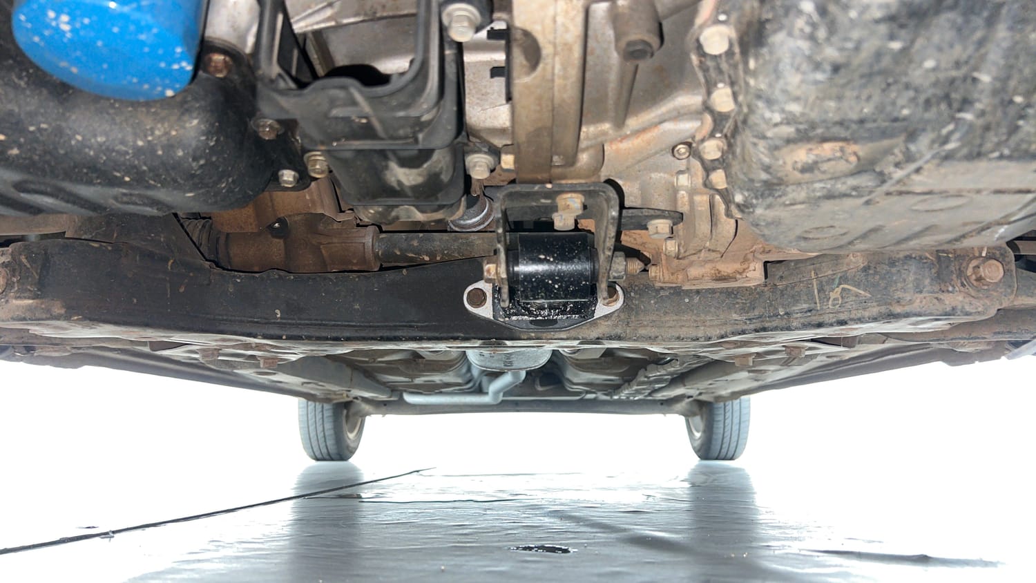 Used 2015 Hyundai Grand i10 Asta AT 1.2 Kappa VTVT Petrol Automatic extra FRONT LEFT UNDERBODY VIEW