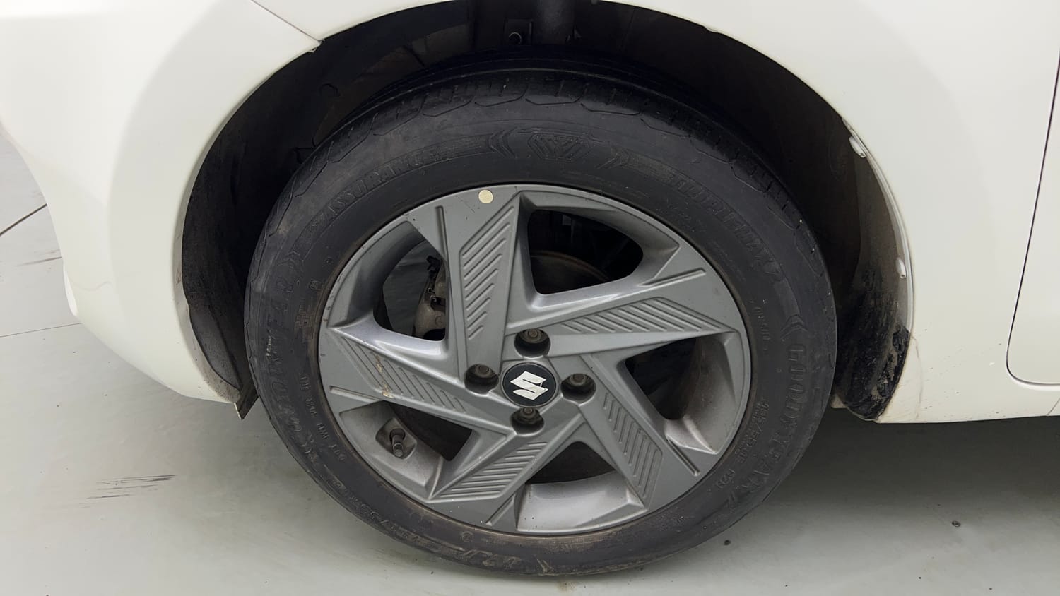 Used 2020 Maruti Suzuki Swift VXI CNG (Outside Fitted) Cng Manual tyres LEFT FRONT TYRE RIM VIEW