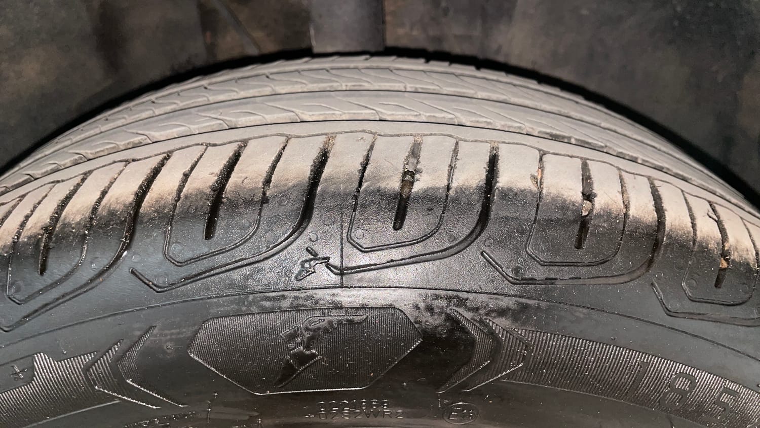 Used 2024 Tata Altroz XZ Petrol Petrol Manual tyres RIGHT FRONT TYRE TREAD VIEW