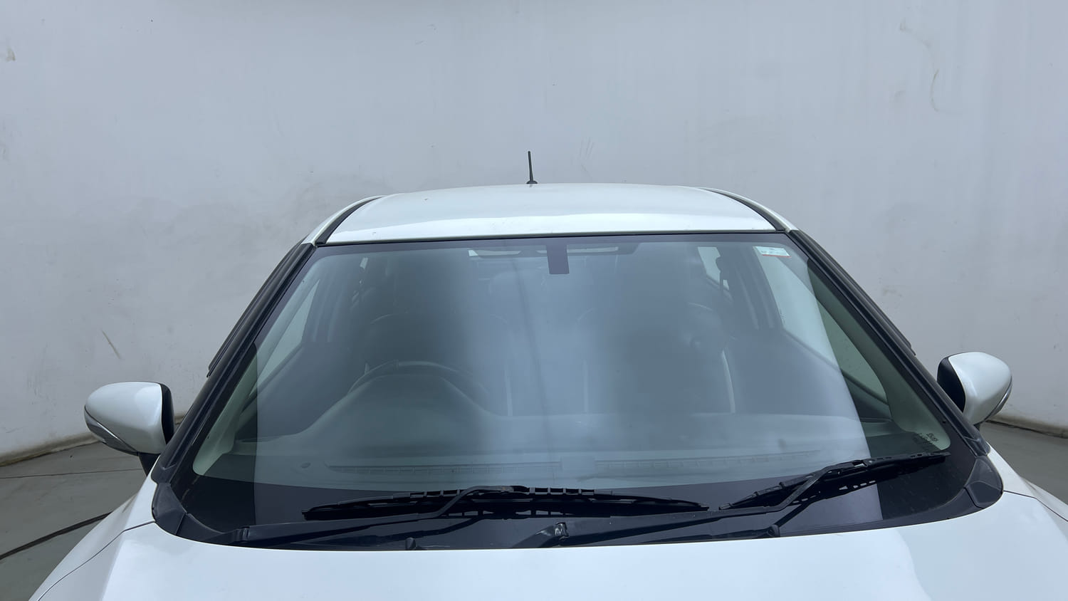 Used 2017 Maruti Suzuki Baleno Delta 1.2 AT Petrol Automatic exterior FRONT WINDSHIELD VIEW