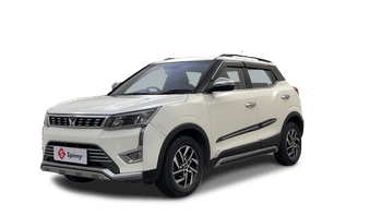 Used 2022 Mahindra XUV 300 W8 (O) 1.2 Petrol AMT Petrol Automatic Image