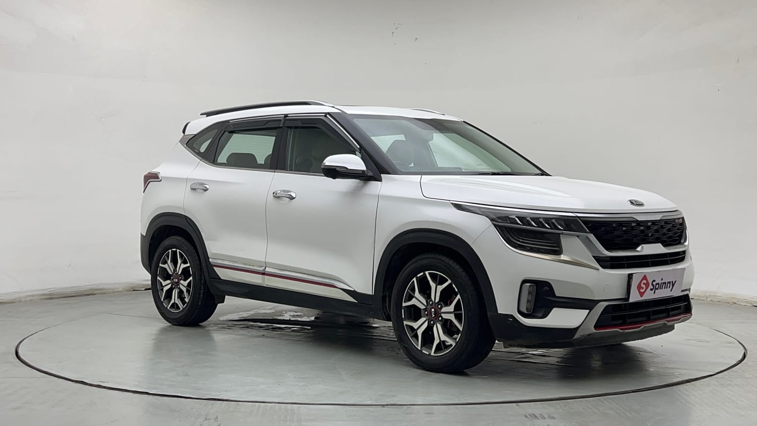 Used 2020 Kia Seltos GTX Plus 1.4 Petrol Manual exterior RIGHT FRONT CORNER VIEW