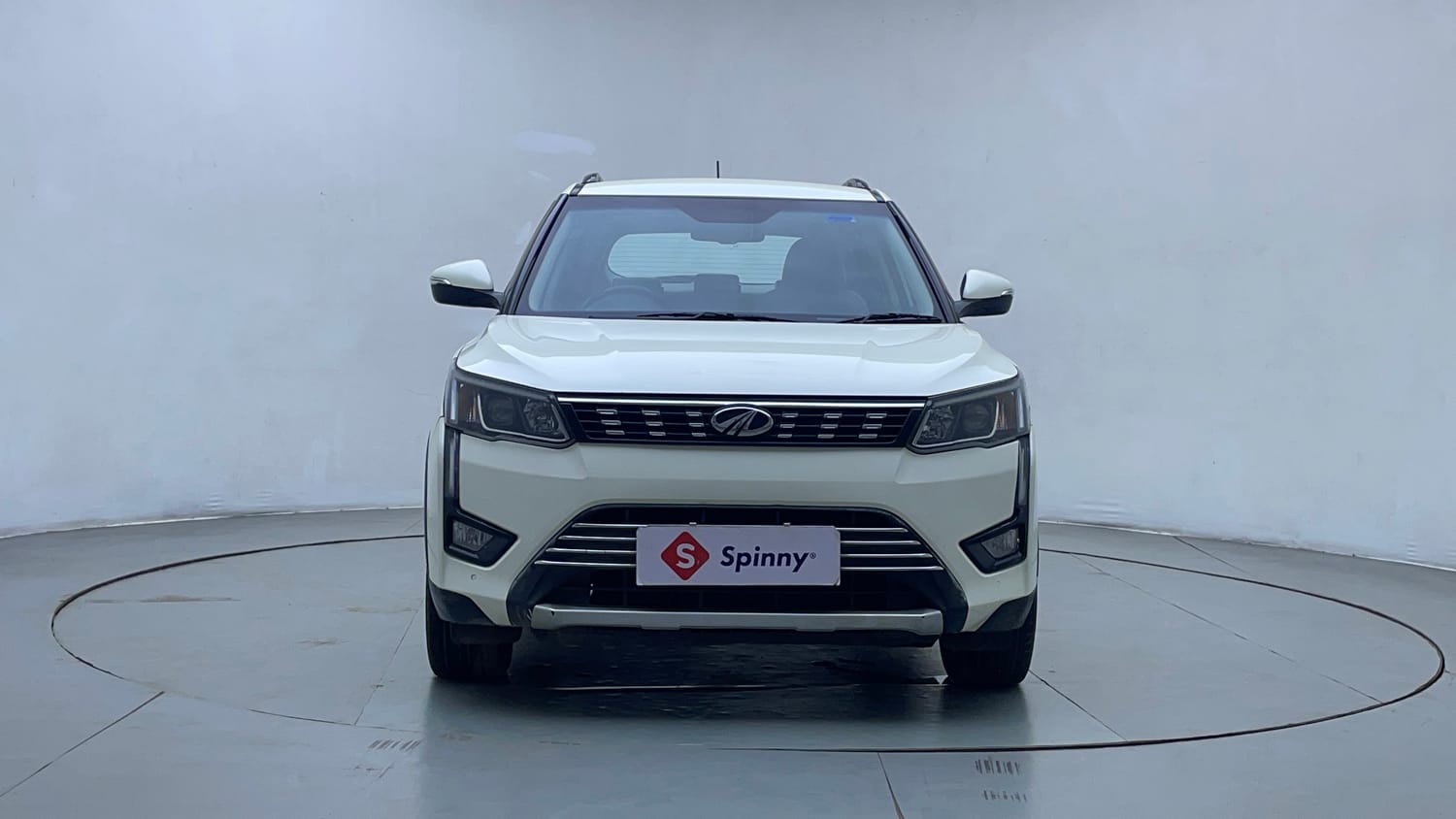 Used 2021 Mahindra XUV 300 W8 (O) 1.2 Petrol AMT Petrol Automatic exterior FRONT VIEW