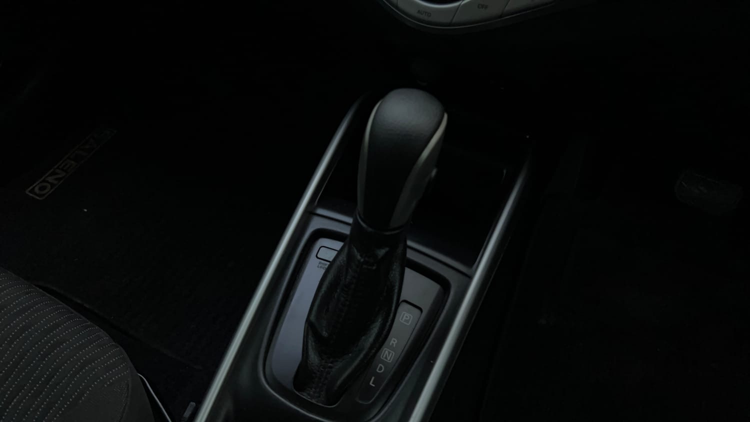 Used 2019 Maruti Suzuki Baleno Alpha 1.2 AT Petrol Automatic interior GEAR  KNOB VIEW