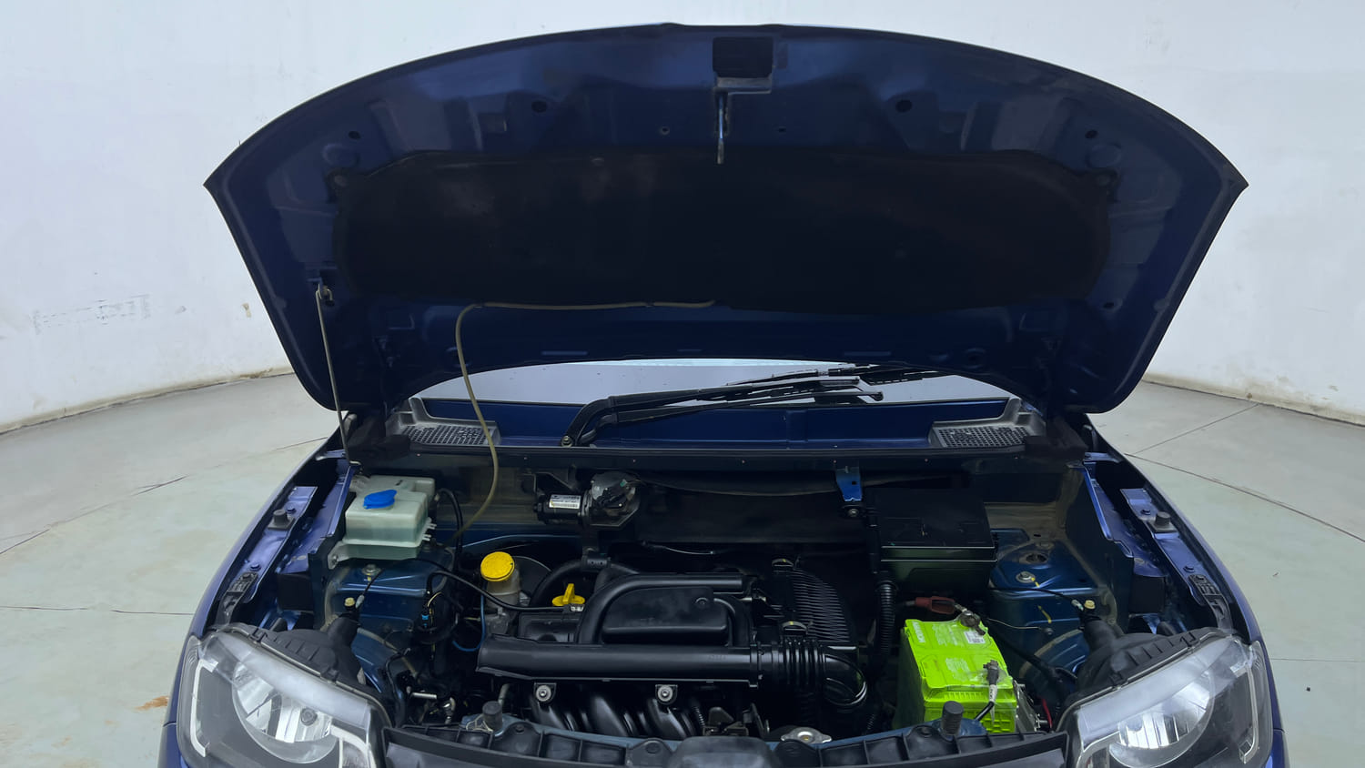 Used 2018 Renault Kwid CLIMBER 1.0 Petrol Manual engine ENGINE & BONNET OPEN FRONT VIEW