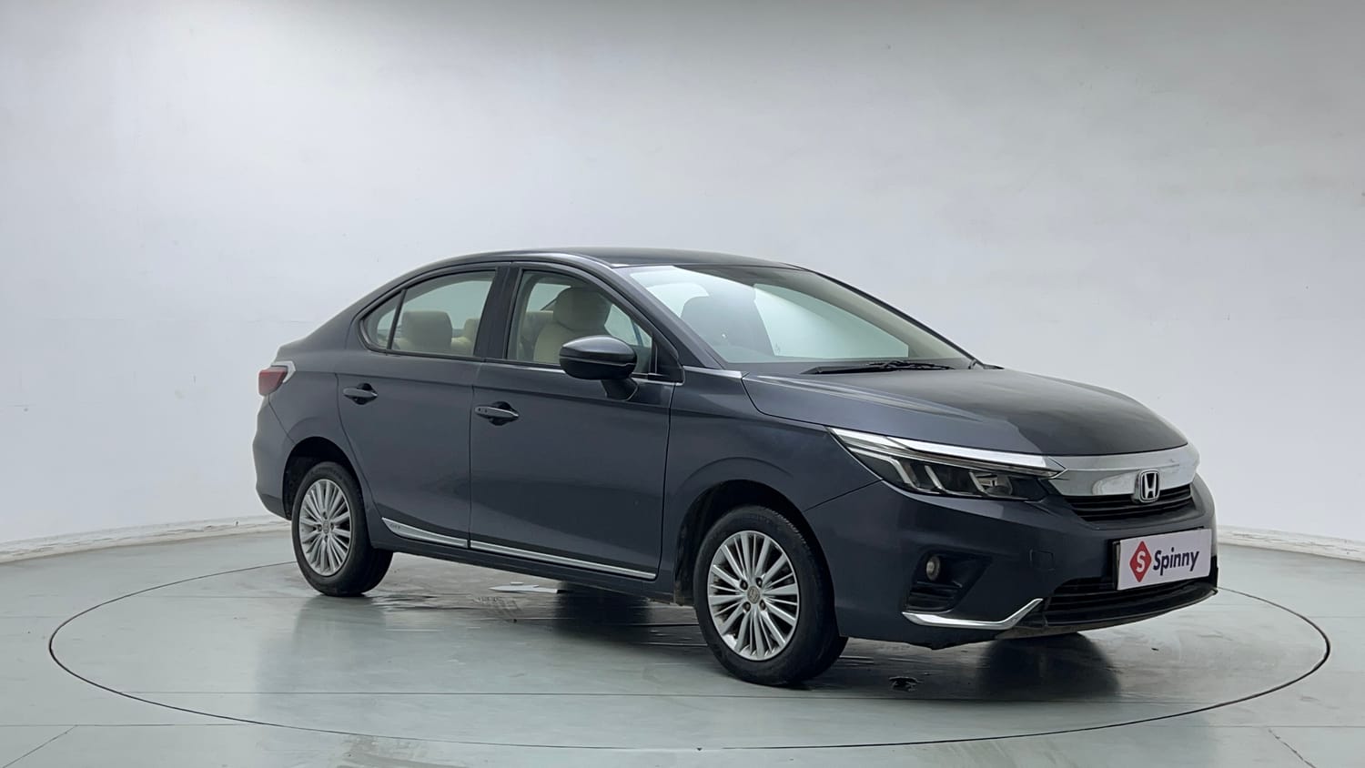 Used 2023 Honda City V CVT Petrol Petrol Automatic exterior RIGHT FRONT CORNER VIEW