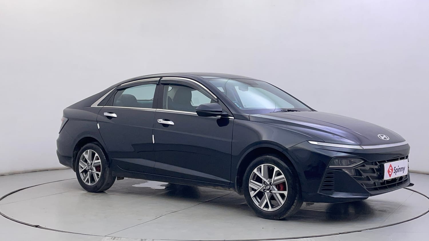Used 2023 Hyundai Verna SX 1.5 MPi Petrol Manual exterior RIGHT FRONT CORNER VIEW