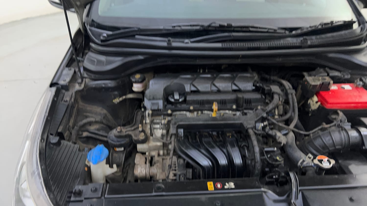 Used 2022 Hyundai Verna S Plus 1.5 VTVT Petrol Manual engine ENGINE RIGHT SIDE HINGE & APRON VIEW