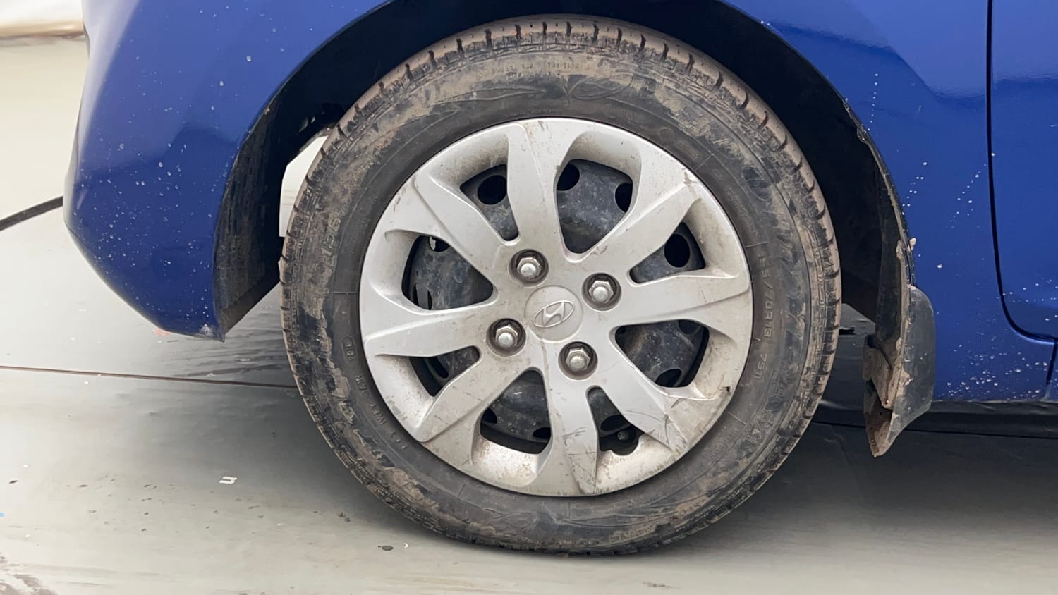 Used 2017 Hyundai Eon Sportz Petrol Manual tyres LEFT FRONT TYRE RIM VIEW
